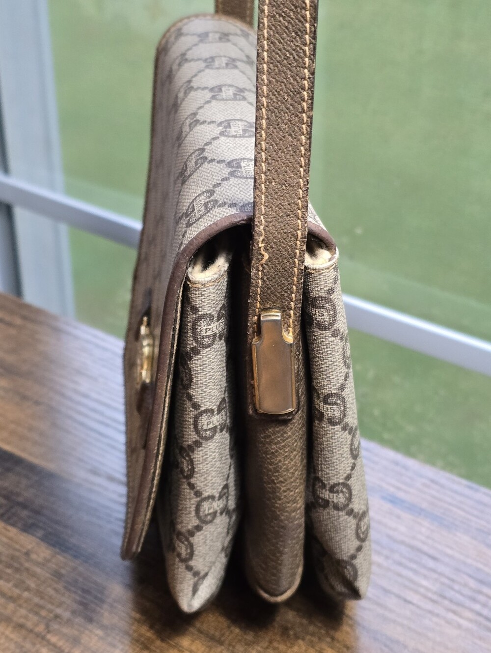 Vintage Gucci Plus GG Crossbody Flap Bag - Picture 4 of 16
